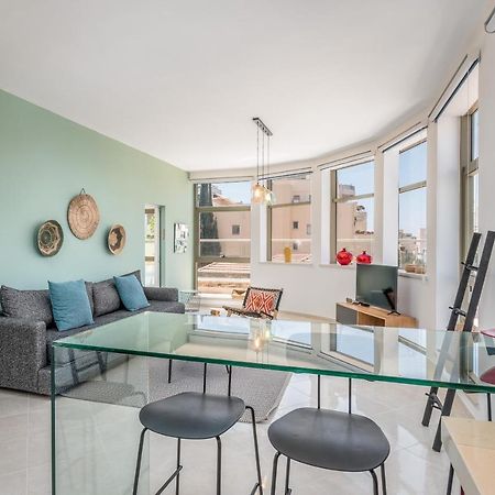 Superbe Apt Avec Terrasse Tres Proche De La Mer ! Tel Aviv Buitenkant foto